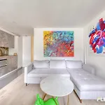 Beautiful And Bright Elegant Parisian 1-Bedroom Apartment