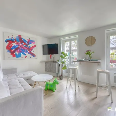 Beautiful And Bright Elegant Parisian 1-bedroom Appartamento *