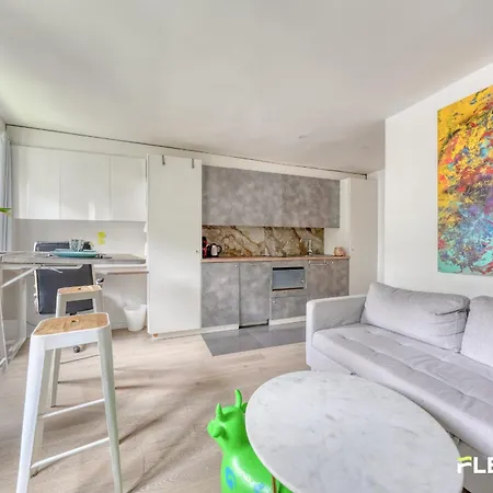 Beautiful And Bright Elegant Parisian 1-bedroom Appartamento