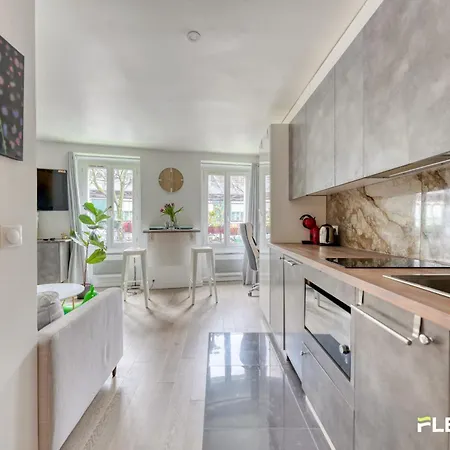 Appartamento Beautiful And Bright Elegant Parisian 1-bedroom *